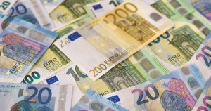 Your Essential Guide to Money in Spain: Euros, Cards &amp; Cash Explained