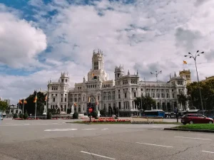 Healthcare in Spain for Digital Nomads: Your Coverage Options Explained