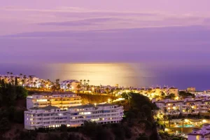 The Ultimate Guide to San Sebastián Nightlife: Bars, Clubs &amp; Live Music