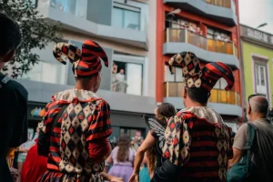 Dress Code in Spain: What to Wear (and What NOT To) for Every Occasion