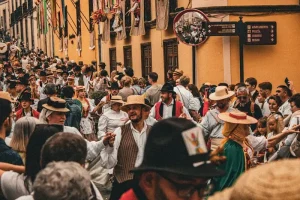 Dress Code &amp; Traditions: Your Guide to Blending In at Feria de Abril