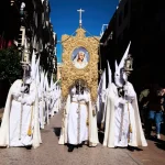 Small Talk in Spain: Topics to Embrace and Topics to Avoid