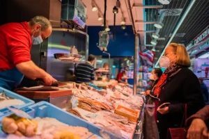 Spain Tipping Etiquette Beyond Restaurants: Hotels, Bars &amp; Tours