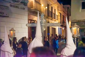 Hand Gestures in Spain: What They Mean (and Misunderstandings to Avoid)