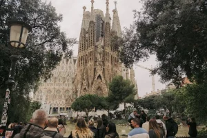 What Are the Must-See Attractions in Barcelona? Your Essential List