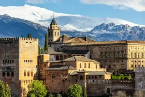 How to Get Around Granada: Your Complete Transport Guide