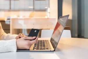 Paying in Spain Like a Local: Tips for Seamless Transactions
